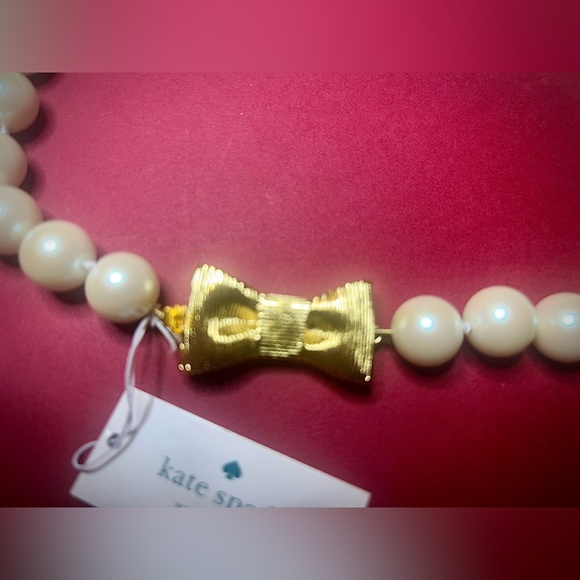 Kate Spade NY Faux Pearl Bow Necklace Gift Designer “ All Wrapped Up In Pearls” - Picture 2 of 5